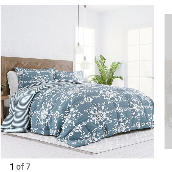 ienjoy home Other - Full/Queen Comforter. Daisy Medallion Pattern